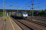Mit einer Regionalbahn nach L�neburg hat 146 538 soeben in Hamburg-Harburg gehalten und setzt nun die Fahrt in Richtung S�den fort.
