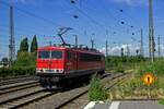 Lange Zeit geh�rte die 155 049 der MEG, was heute noch an dem wei�en Zierstreifen �ber dem Rahmen erkennbar ist.