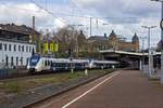 9442 356 und 9442 151 am 03.04.2021 in Wuppertal-Steinbeck.