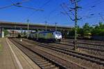 Mit einem RE3 nach Uelzen unterquert 146 531 am 05.08.2020 die Br�cke der in Harburg als Autobahnzubringer dienenden B75.