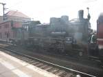 P8 2455 (ex CFR 230.094, DRG 38 2460; untergestellt in Dieringhausen) mit dem  Zug der Erinnerung  in Gedenken an die Opfer der NS-Zeit (Berlin Ostbahnhof, 13.04.2008).