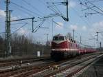 Eurolokpool 5250.05-5 / 228 742 mit Reisezugwagen (Berlin Grunewald, 13.04.2008).