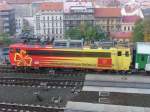 362 166 mit Werbung f�r die tschechische Post hier am 30.10.2011 nahe Praha hlavn� nadraz�.