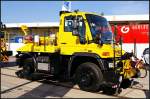 Zweiwege-Rangierfahrzeug mit Funkfernsteuerung auf Basis des Unimog U400.