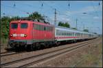 DB 110 210-2 mit einem Kreuzfahrer-IC auf dem Heimweg von Bln.-Lichtenberg kommend nach Potsdam.